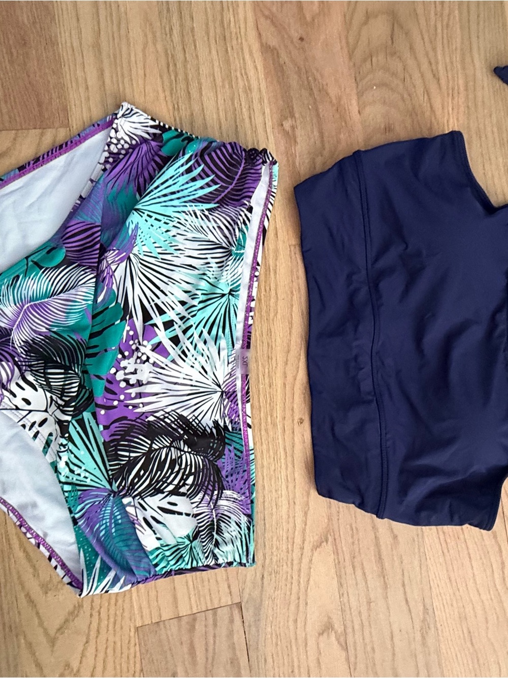 ✨ 3 for $15 sale - Tropical Leaf High-Waist Bikini Bottoms - Teal & Purple - Picture 4 of 4